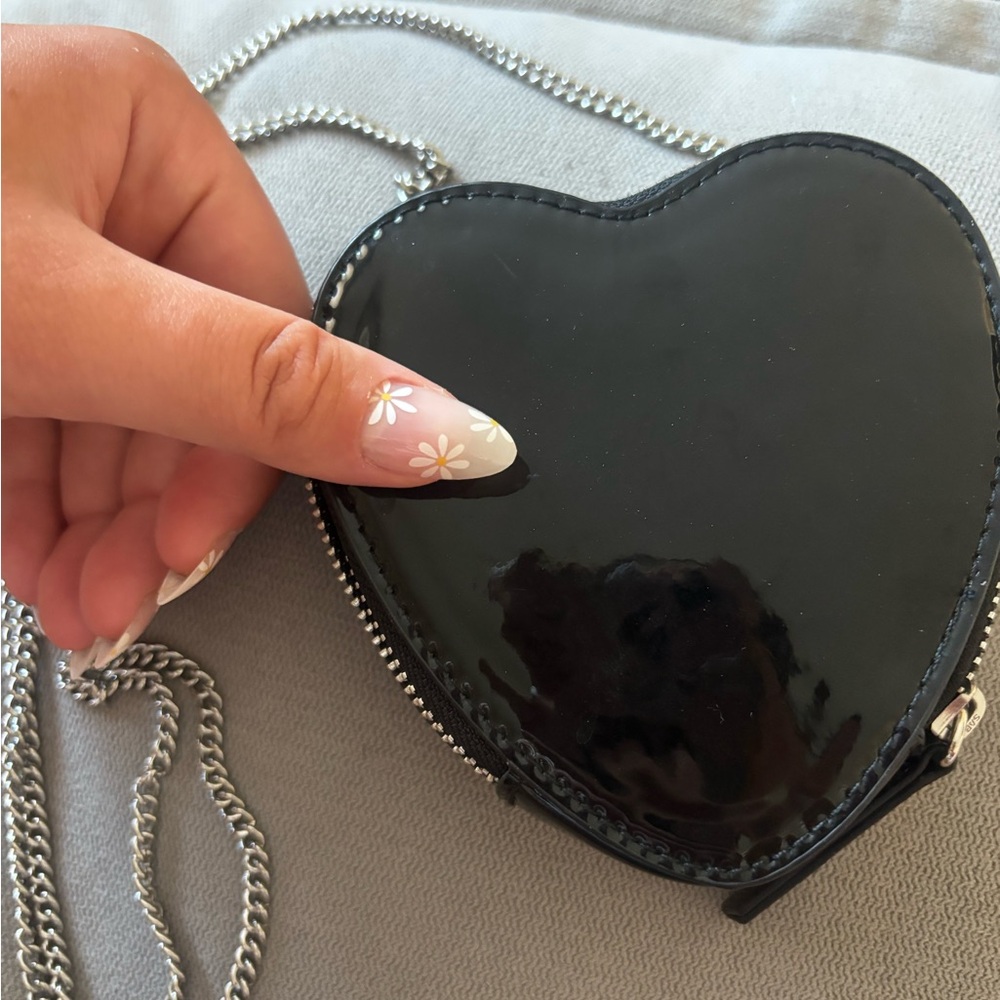 Black Heart-Shaped Chain Bag